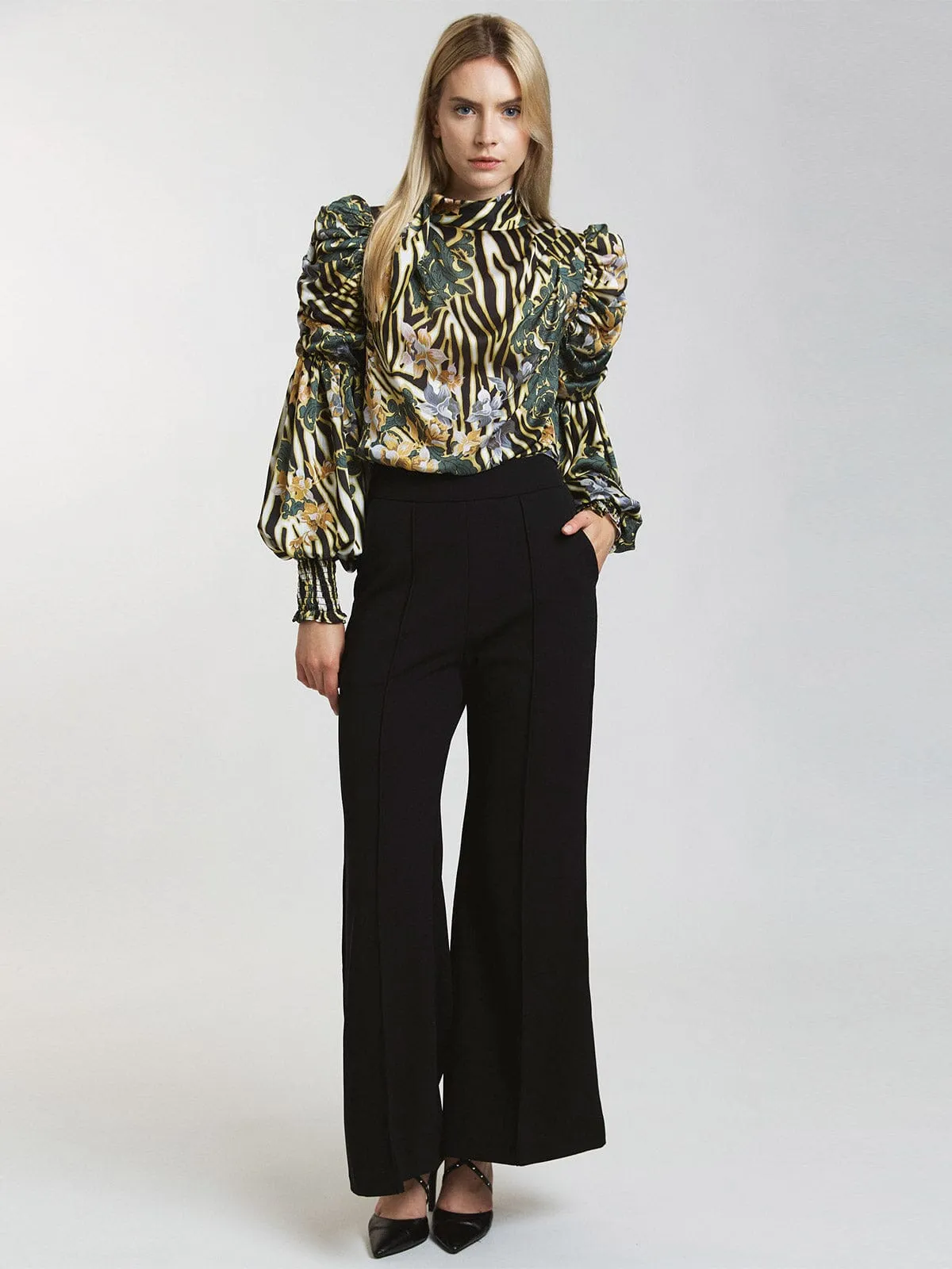 WOMEN'S BUTTON CLOSURE FRONT POCKETS WIDE LEG PANTS